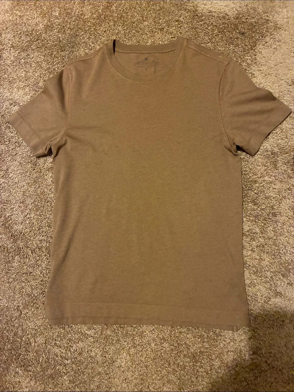 BANANA REPUBLIC. Men’s Short Sleeve Crew Tee in Olive Brown. Size S. EUC